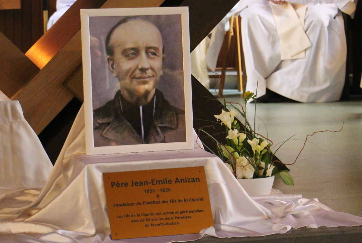 Dédicace de la salle Anizan au Kremlin-Bicêtre