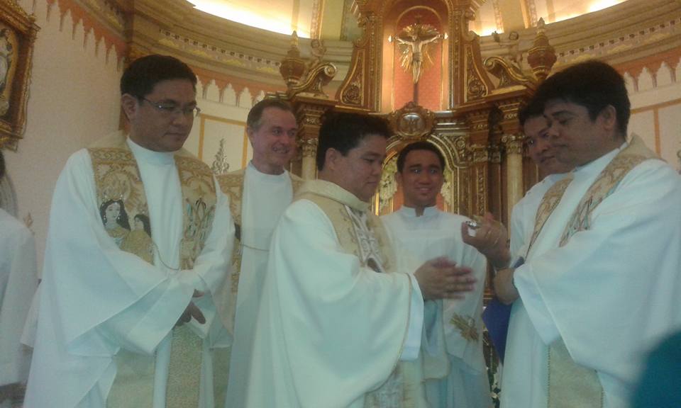 Ordination sacerdotale de Richard Belga fc, le 18 novembre 2016 aux Philippines