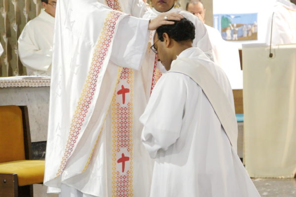 Ordination sacerdotale d'Etienne de Souza