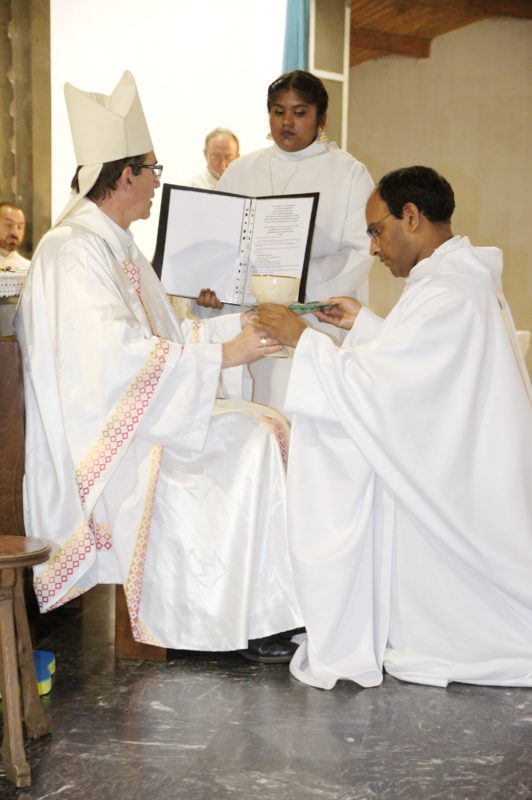 Ordination sacerdotale d'Etienne de Souza par Mgr Michel Pansard le 23 juin 2019