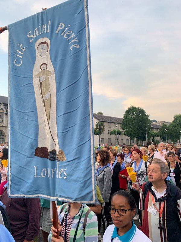 Procession mariale à Lourdes Jean Ménérier en 2019