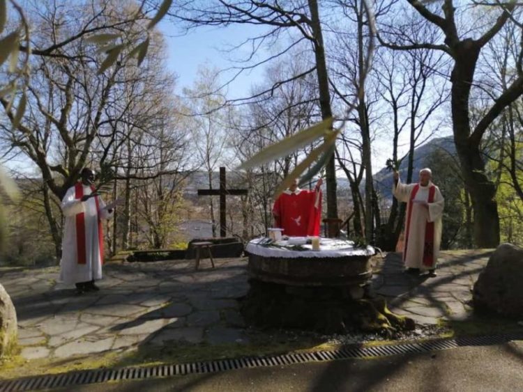 Confinement et Semaine sainte 2020 à la cité Saint Pierre à Lourdes