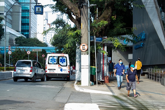 ambulance brésil par Alexandre FUKUGAVA de Pixabay