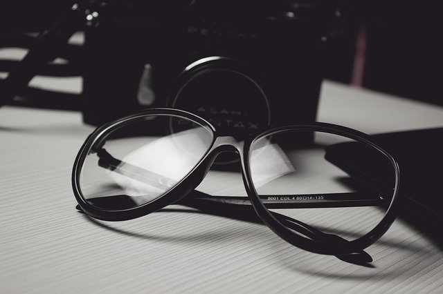 lunettes par Ana_J de Pixabay