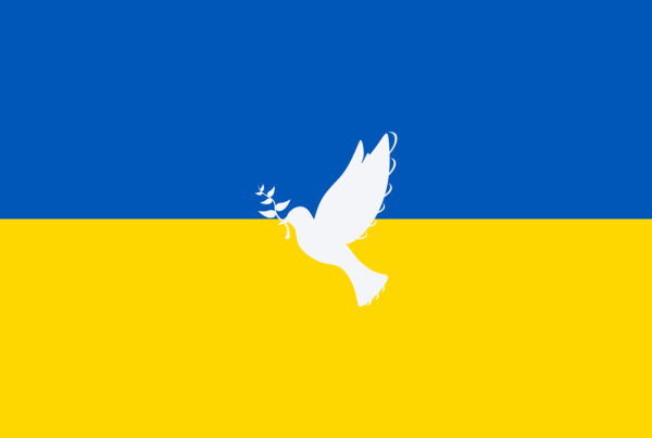 Drapeau Ukrainien et la colombe de la paix par Pixabay