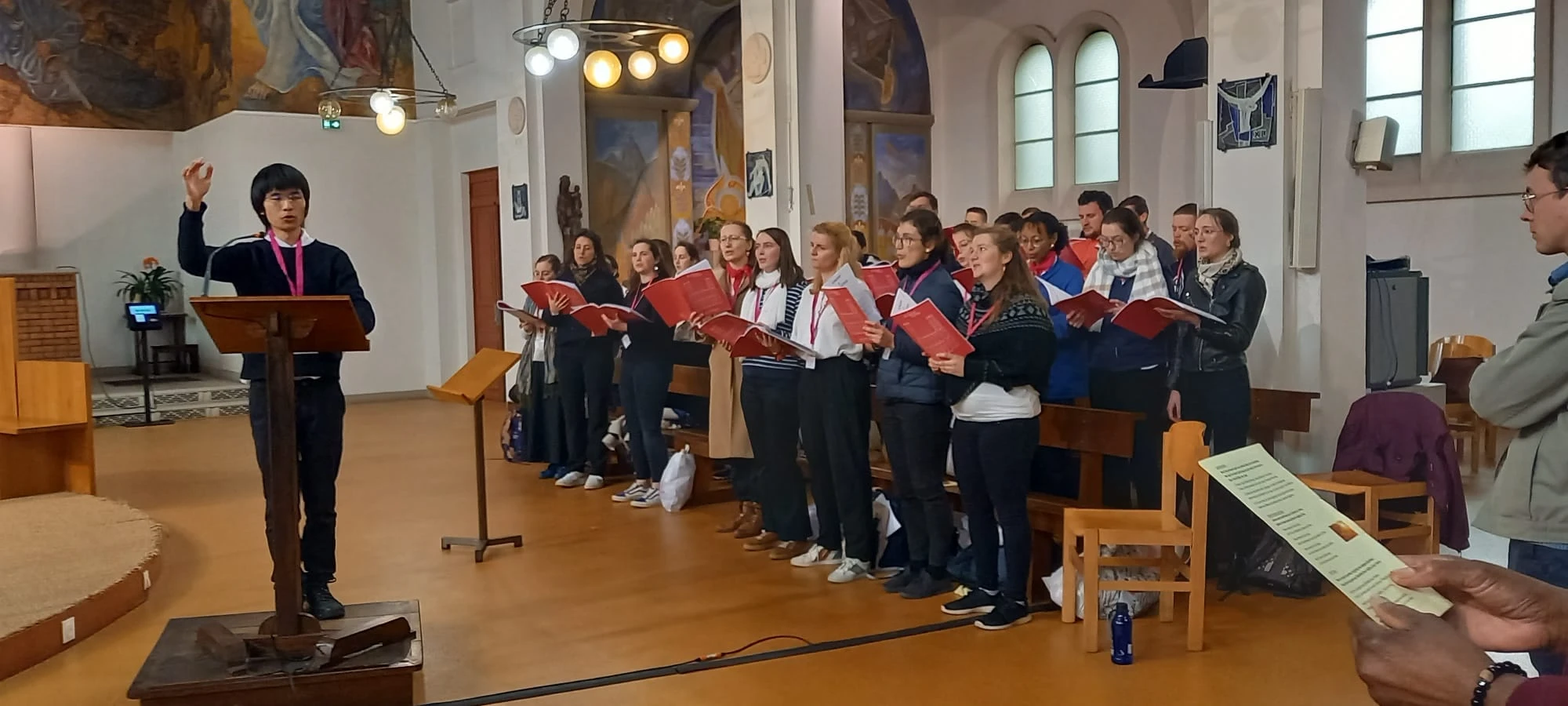 Animation de la messe par les jeunes d'Ecclesia cantic à Sainte-Hélène à Paris, le 30 mars 2025 - crédit Fils de la Charité