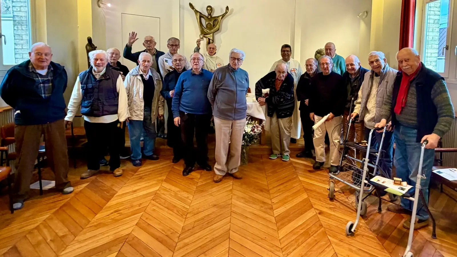 107 ans de Fondation des Fils de la Charité, 25 décembre 2025 à la Communauté Saint-Joseph d’Issy-les-Moulineaux – Crédit Francisco Ortiz fc 107 ans de Fondation des Fils de la Charité, 25 décembre 2025 à la Communauté Saint-Joseph d'Issy-les-Moulineaux - Crédit Francisco Ortiz fc