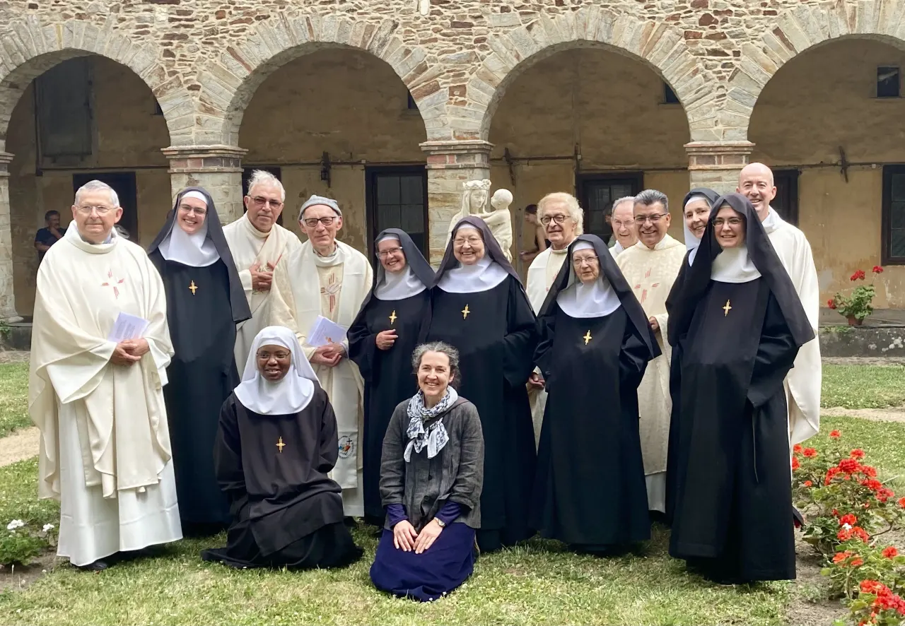 Jubilé d’or Yves Brillet fc et Michel Retailleau fc, chez Sœurs Bénédictines Craon, en Mayenne, le 21 juin 2025 – Crédit Francisco Ortiz fc Jubilé d'or Yves Brillet fc et Michel Retailleau fc, chez Sœurs Bénédictines Craon, en Mayenne, le 21 juin 2025 - Crédit Francisco Ortiz fc