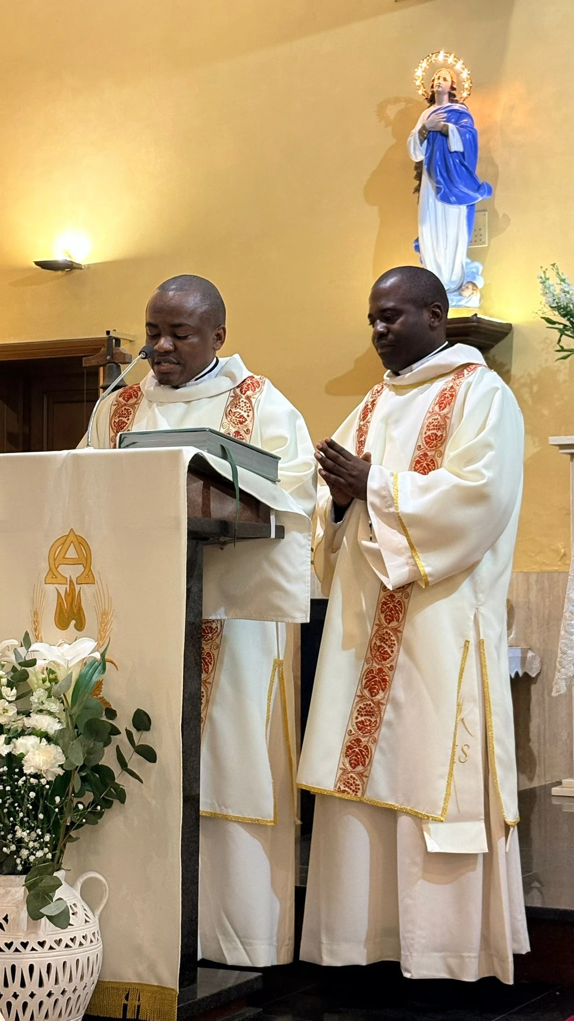 Gilles Miakoumoutima fc (République du Congo) et Christian Basila fc (RDC) ont été ordonnés diacre le 14 février 2026, à Riano en Italie - Crédit Fils de la Charité