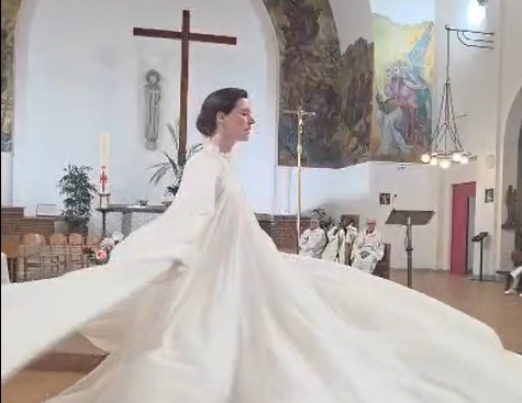 Raphaëlle Hubin Cathédrale de chair mai 2026 à la paroisse Sainte-Hélène Paris - crédit Georges Lumen Ouensavi