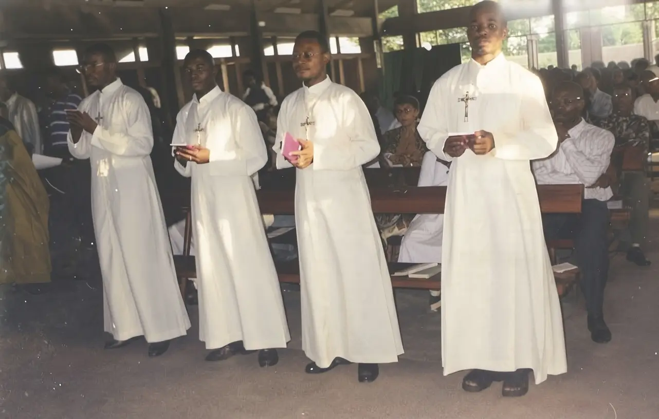 Le 18 septembre 1999, vœux religieux de Jean-Claude Tabu fc, Jonas Makoka fc, Célestin Ikomba fc et Eudes Samba fc en Côte d'Ivoire