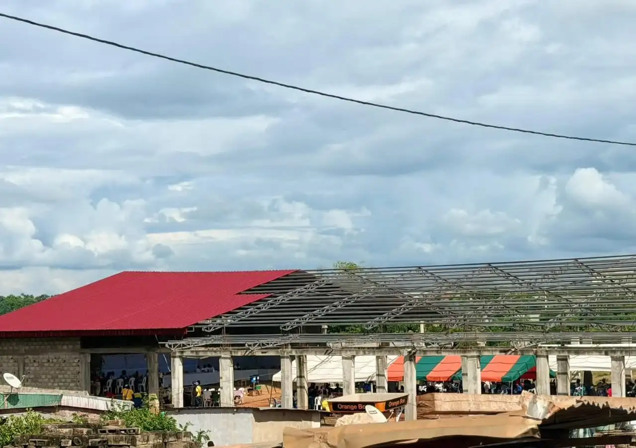 Célébration des 10 ans de la Paroisse Saint-Etienne de N’Douci en Côte d’Ivoire, le 7 juin 2026 – Crédit Jean-Claude Bado fc Bâtiment église lors de la célébration des 10 ans Saint-Etienne de N'Douci en Côte d'Ivoire, le 7 juin 2026