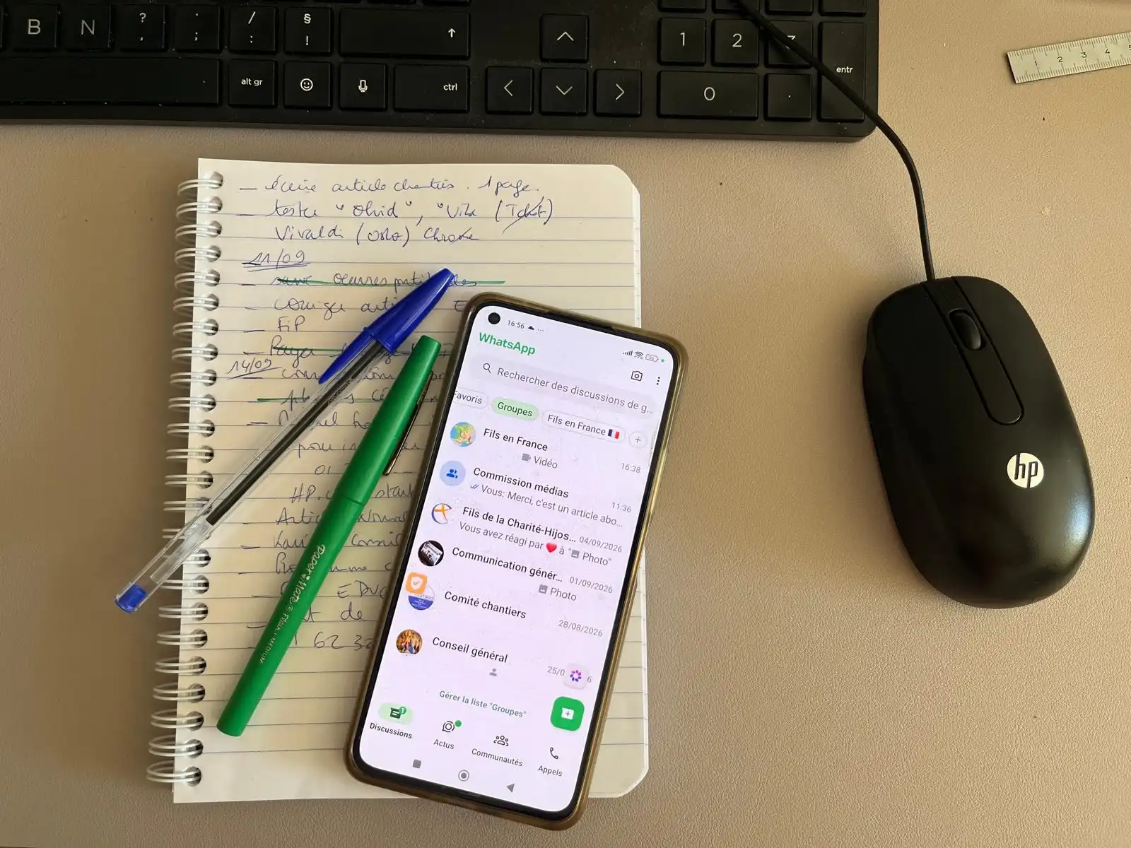 Usage raisonné des groupes WhatsApp - Crédit Florence Krasowski